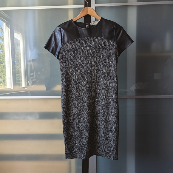 MICHAEL KORS Faux Leather Yoke Short Sleeve Sheath Dress Retail - size 2 - Picture 2 of 16